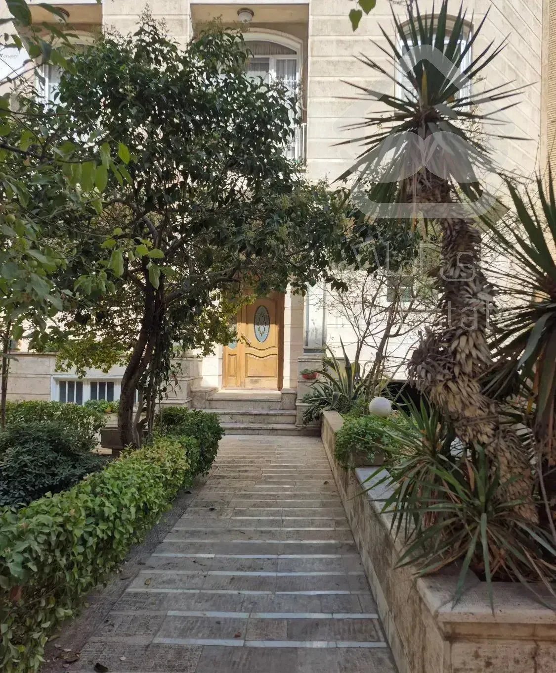 سهروردی شمالی ۹۲ متر