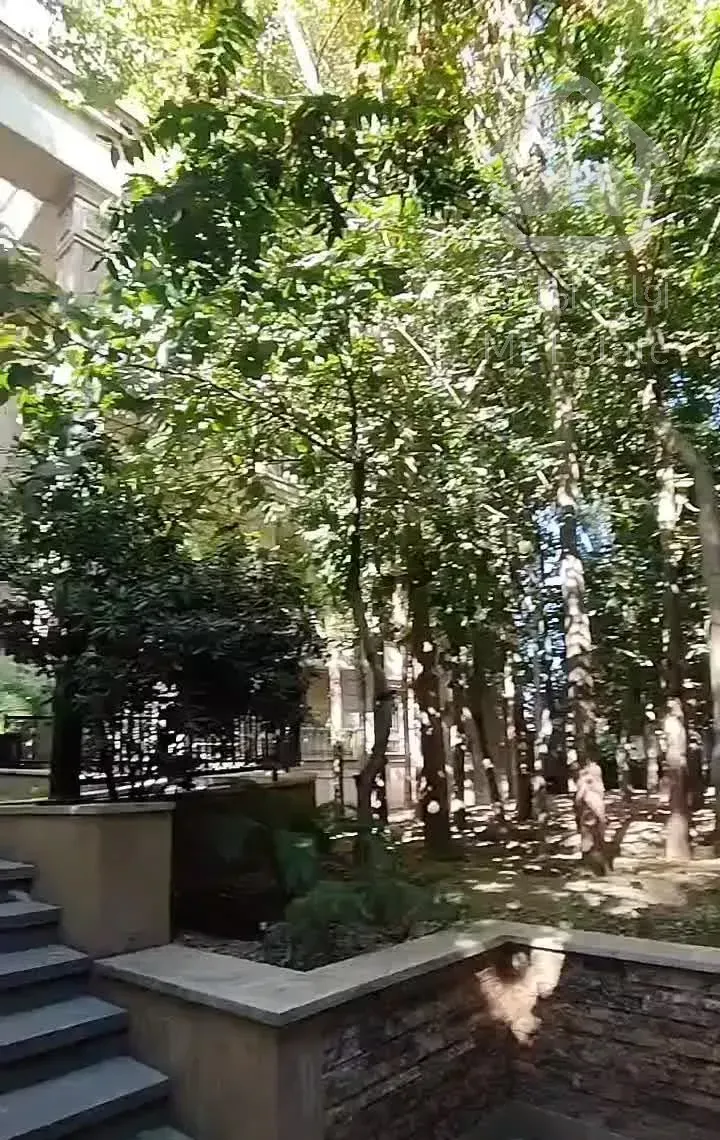 140 متر**برج باغ معروف** فول امکانات