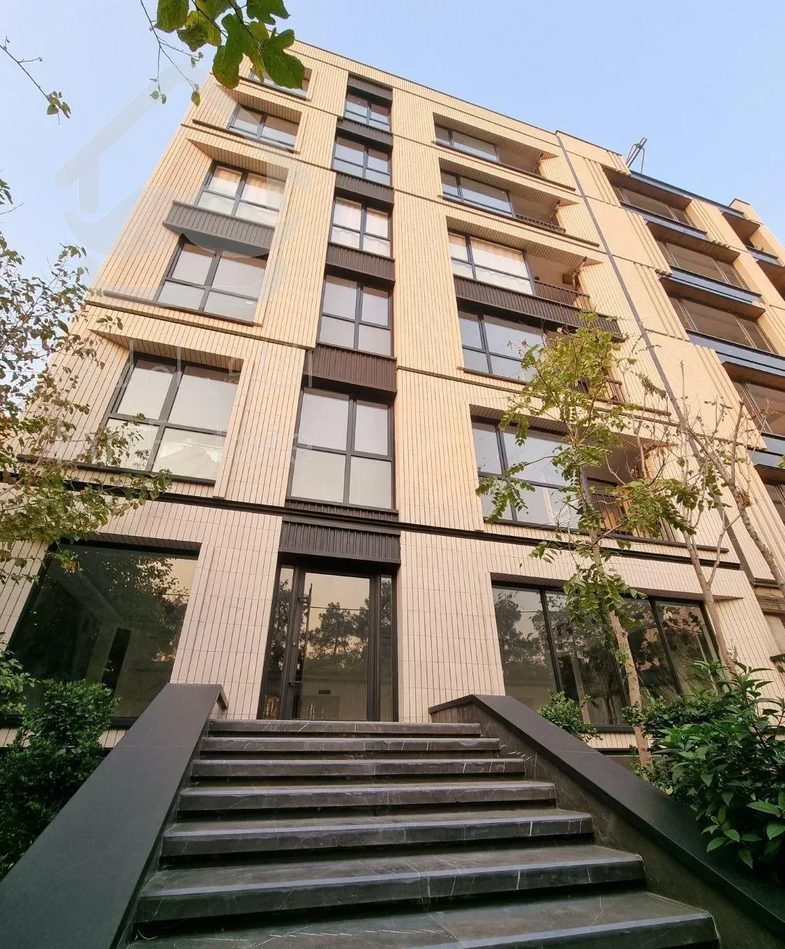 ۱۹۰ متر ۳ خواب نوبخت آپادانا  سهروردی شمالی