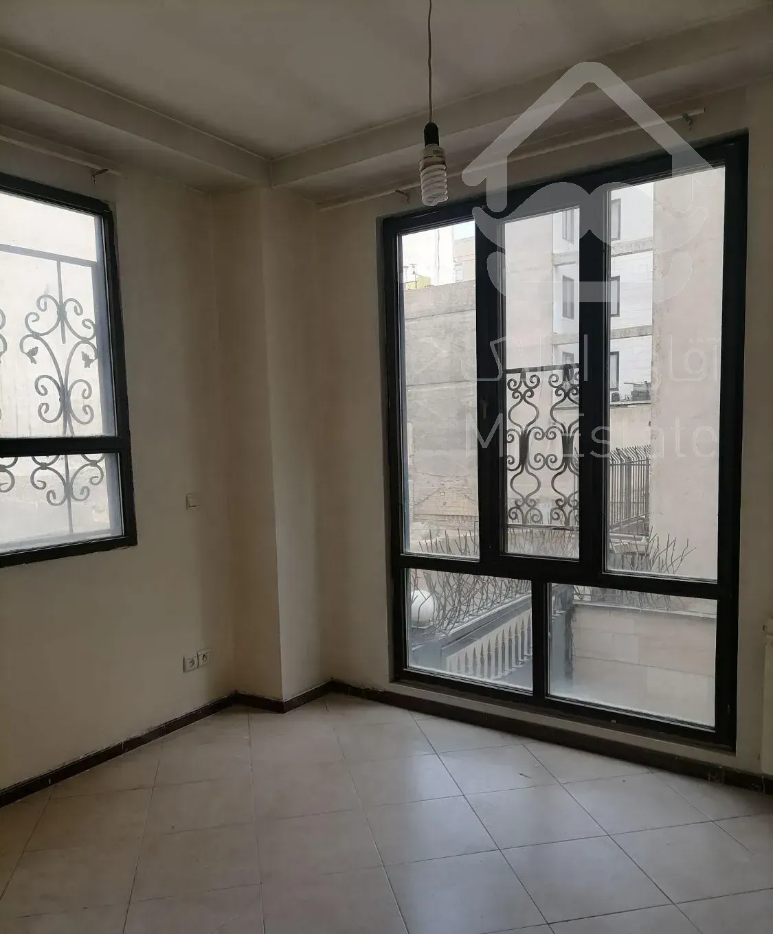 53متر ،نزدیک مترو میدان محمدیه