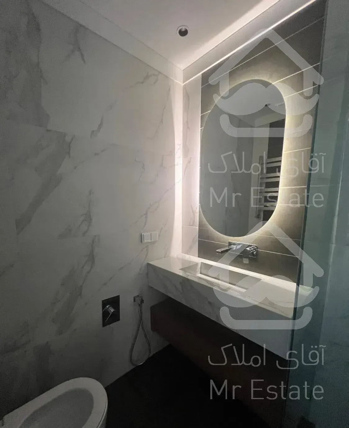 ۱۳۰متر ۳خواب نوساز نفت متریال برند نما فاخر