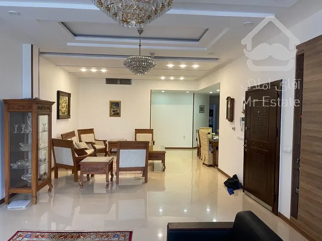 آپارتمان ۱۳۰ متری سعادت آباد