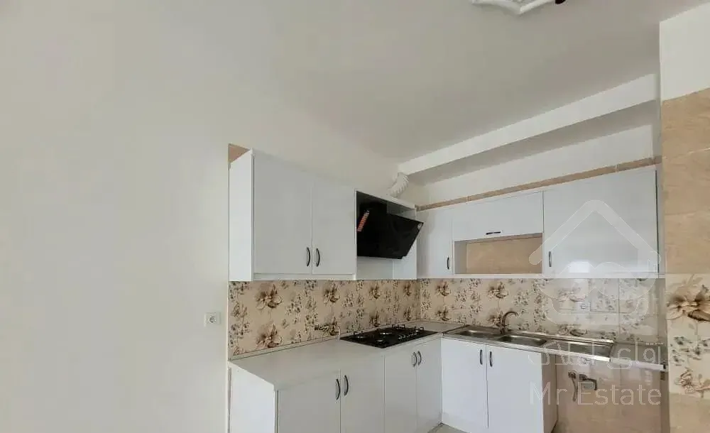 ۸۸ متر / دو خواب / کریم آباد /