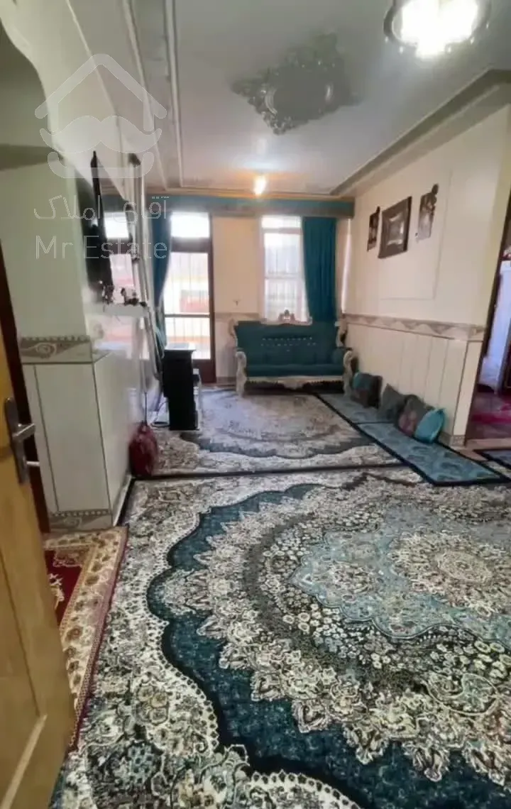 یک طبقه از دو طبقه ۱۰۰ متری ۲خ حیاط دار امیر کبیر