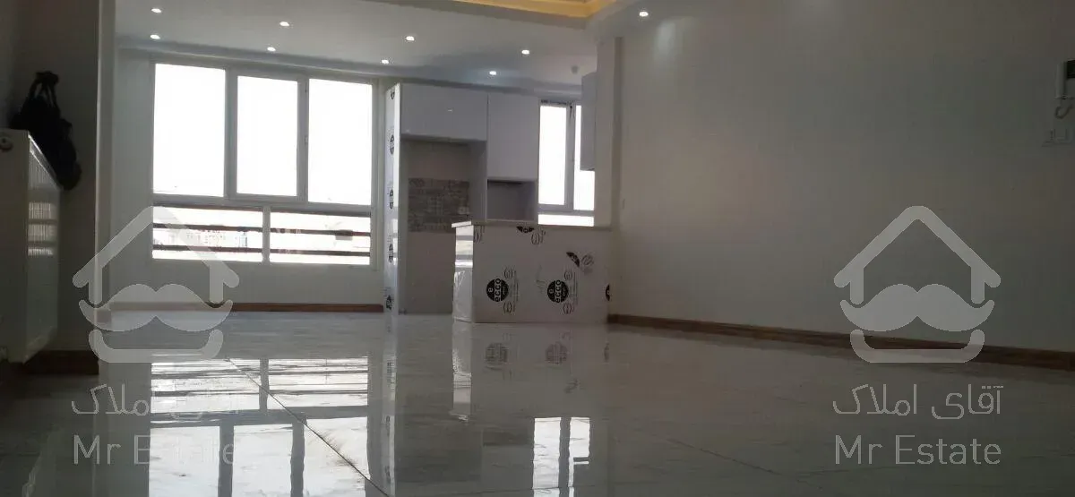 143 متر 3 خواب 3 پارکینگ نوساز کلید نخورده