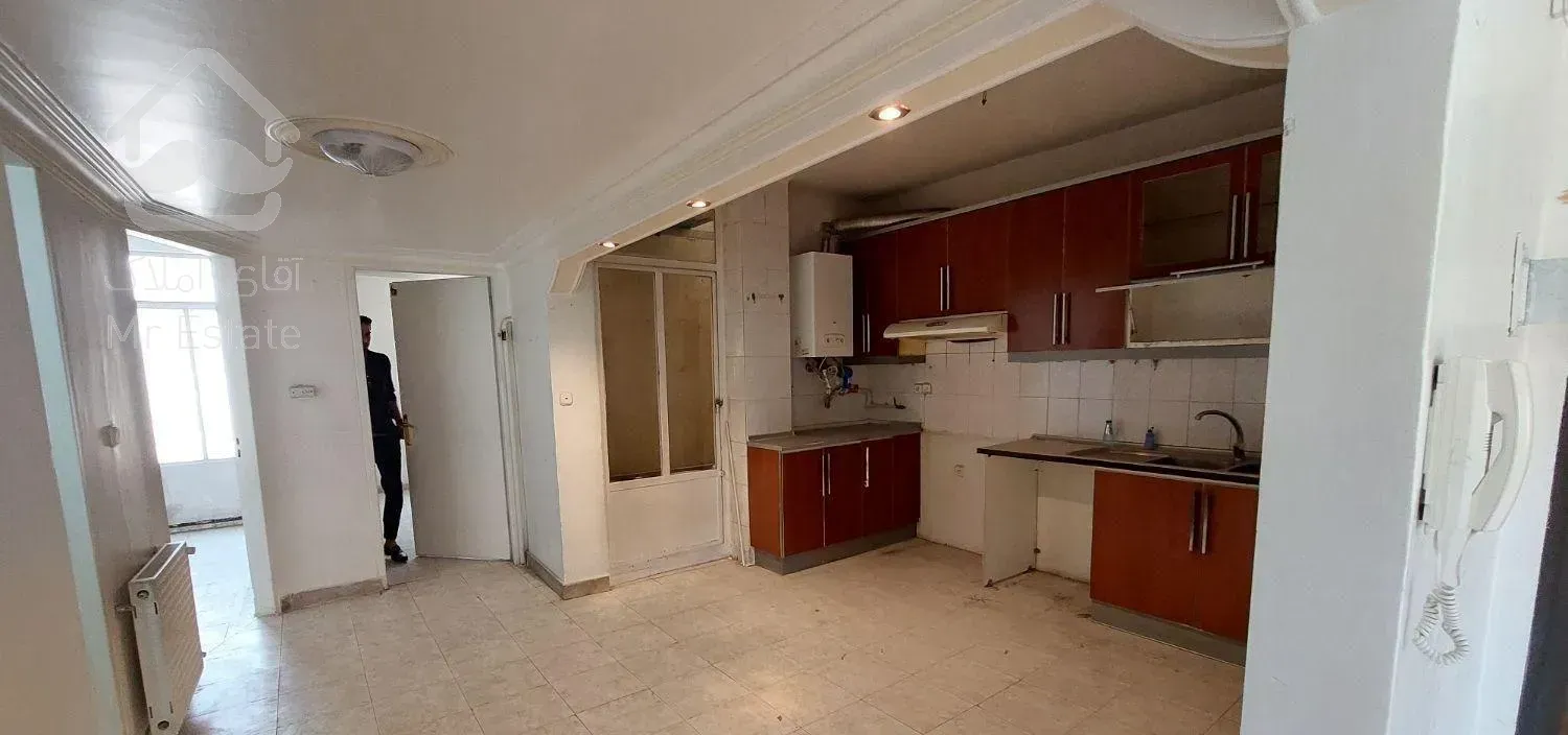 آپارتمان دوخوابه حیاط دار