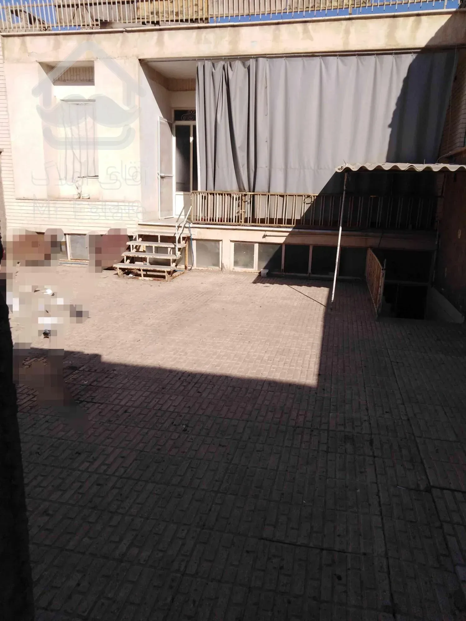 منزل فروشی دو طبقه مسکونی