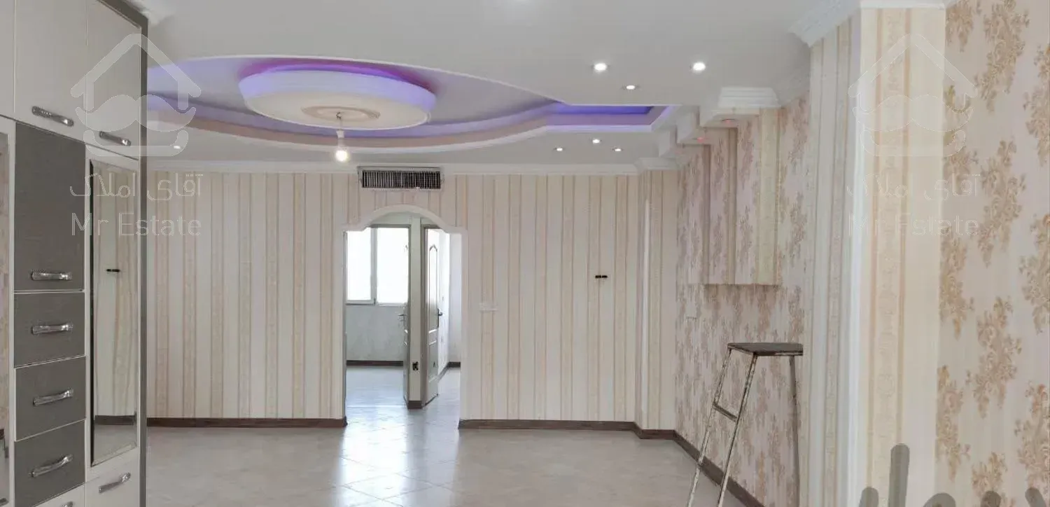 بازرگان ۹۰متر ۲خواب با پارکینگ انباری