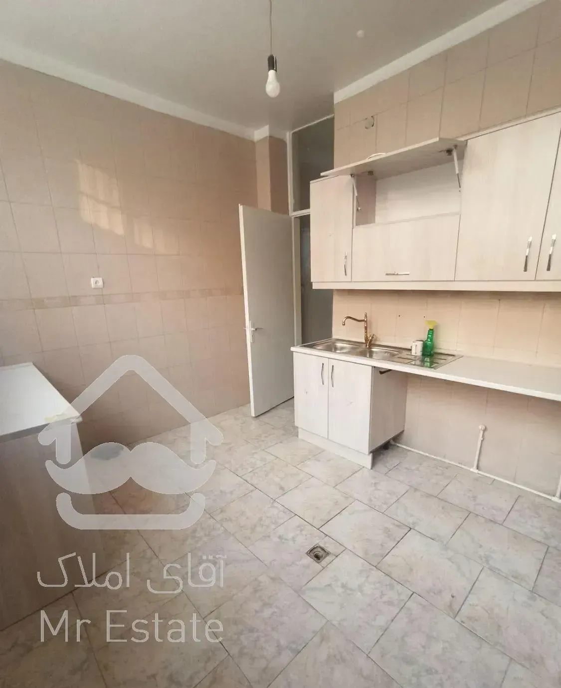 آپارتمان ۱۱۵متر بازسازی شده با ۸۰متر حیاط سنایی