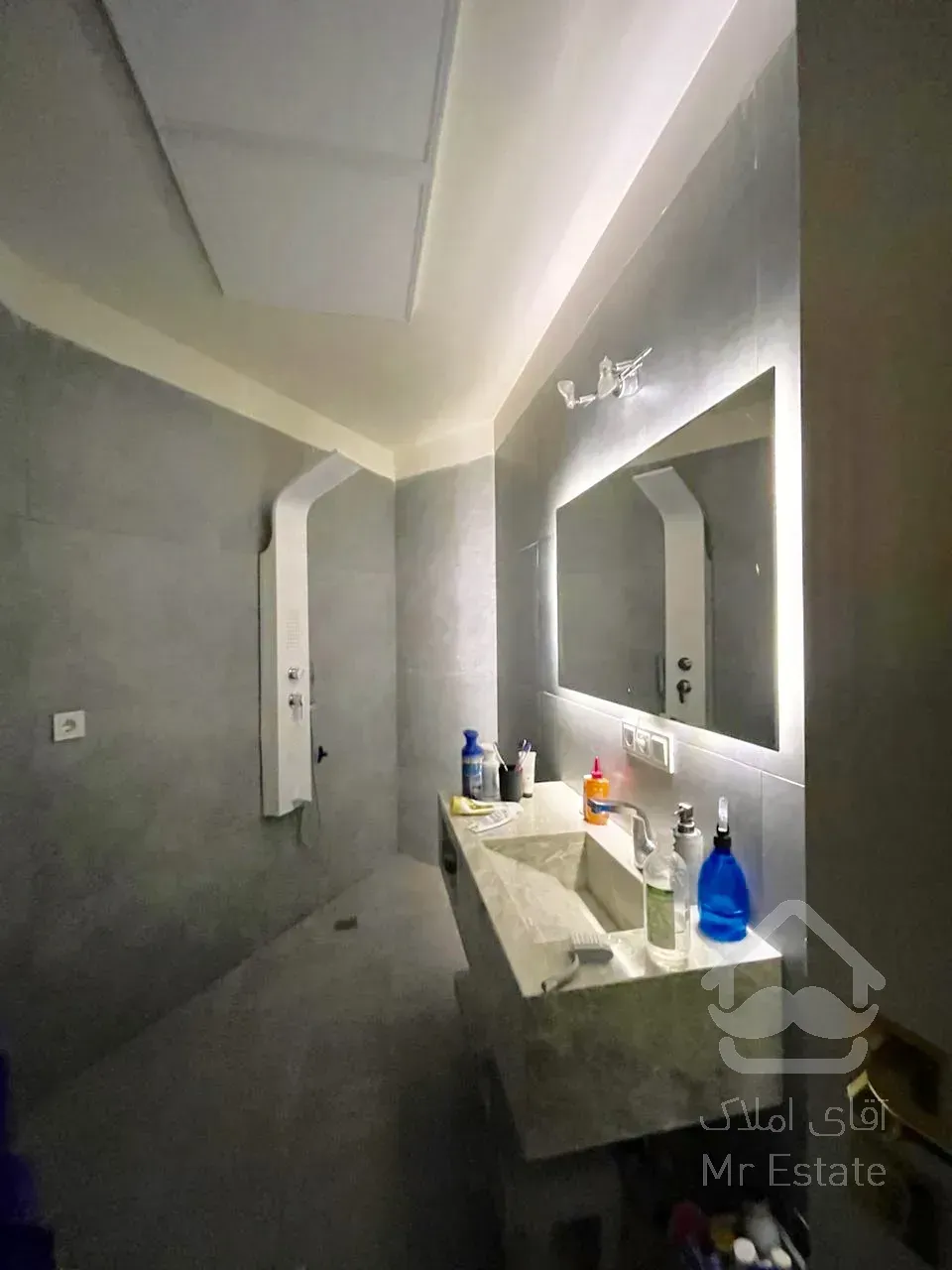 ۳ خواب / ۱۰۰ متر حیاط اختصاصی گاردن/ فول نیاوران