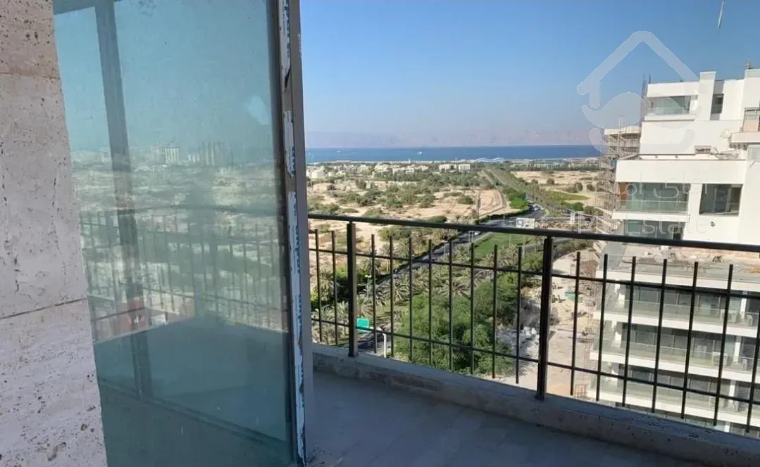 صدف برج خرداد ۱۱۴ متری ( آکواریومی)