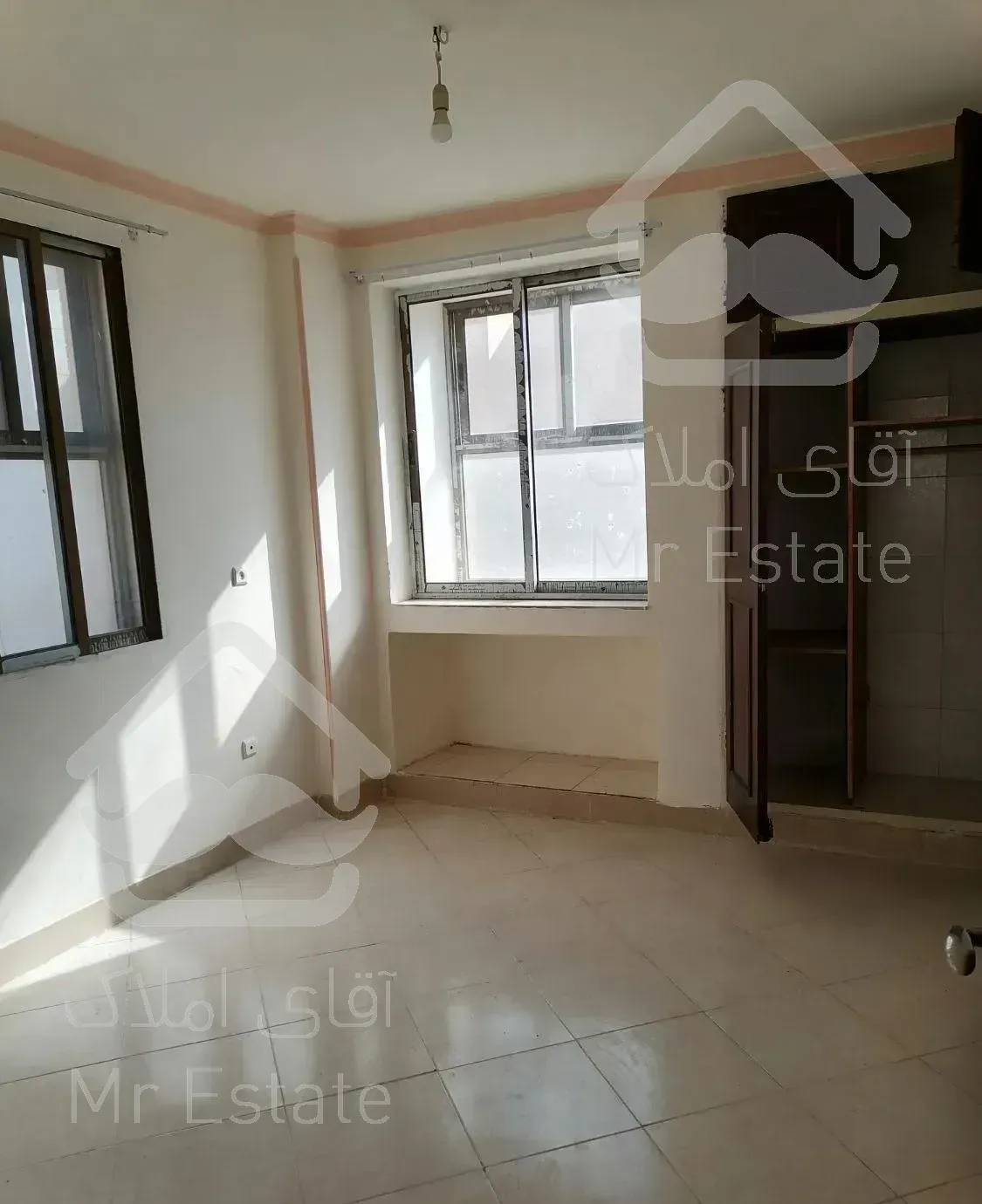 آپارتمان ١٠٠متری غزال  میدان شهدای مهراب صفاییه