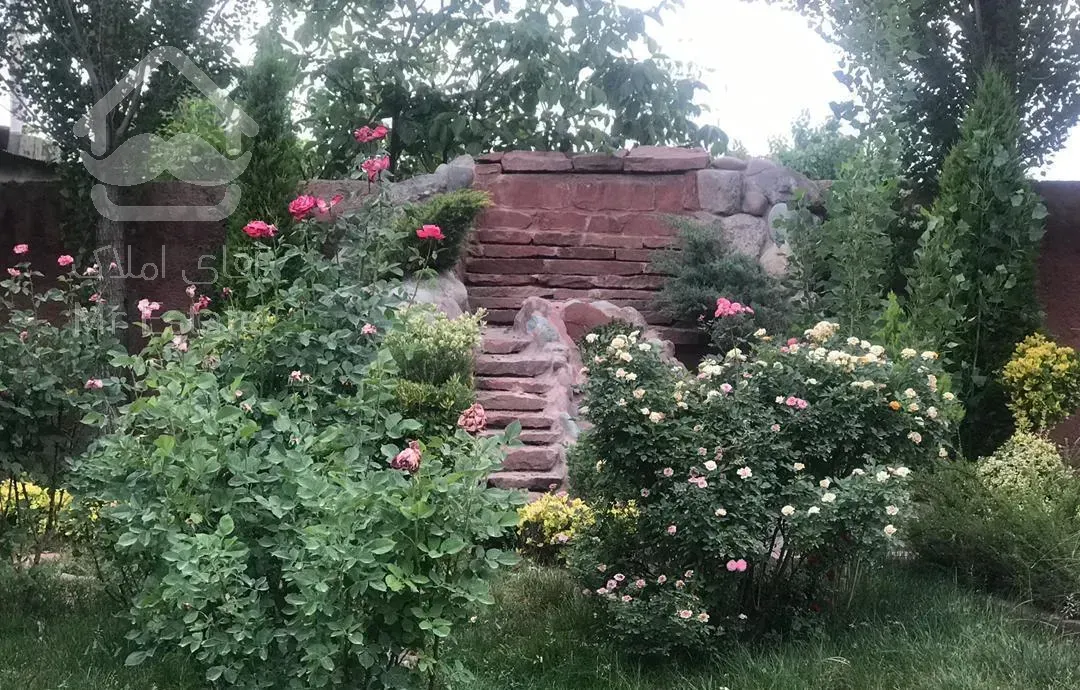 ویلا باغ 1950 متری دو خواب سند تک برگ