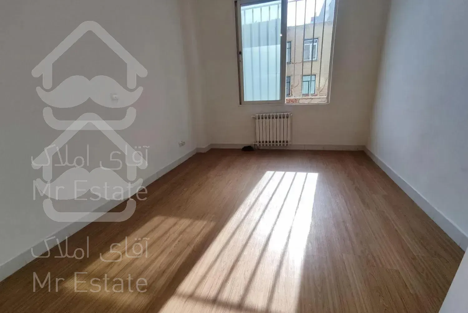 ۸۰متری/۲خواب/فول امکانات/رو به آفتاب