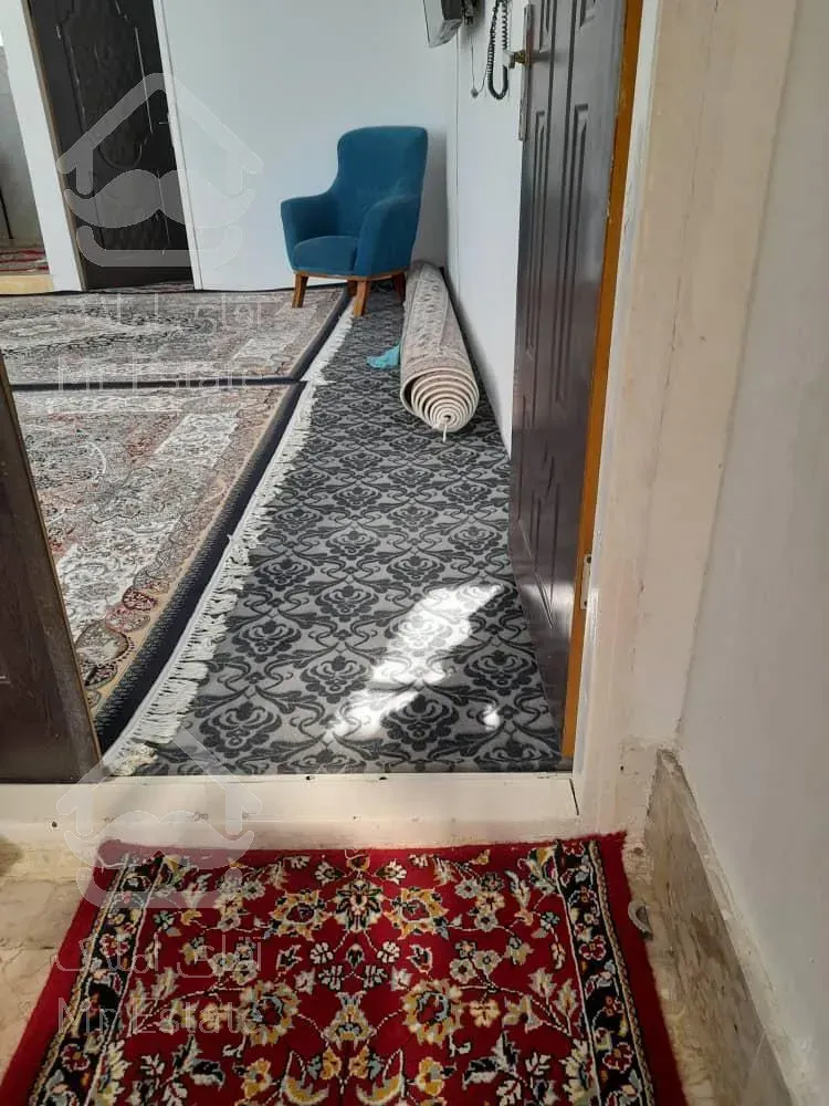 منزل دوطبقه ورودی و سرویسها مجزا