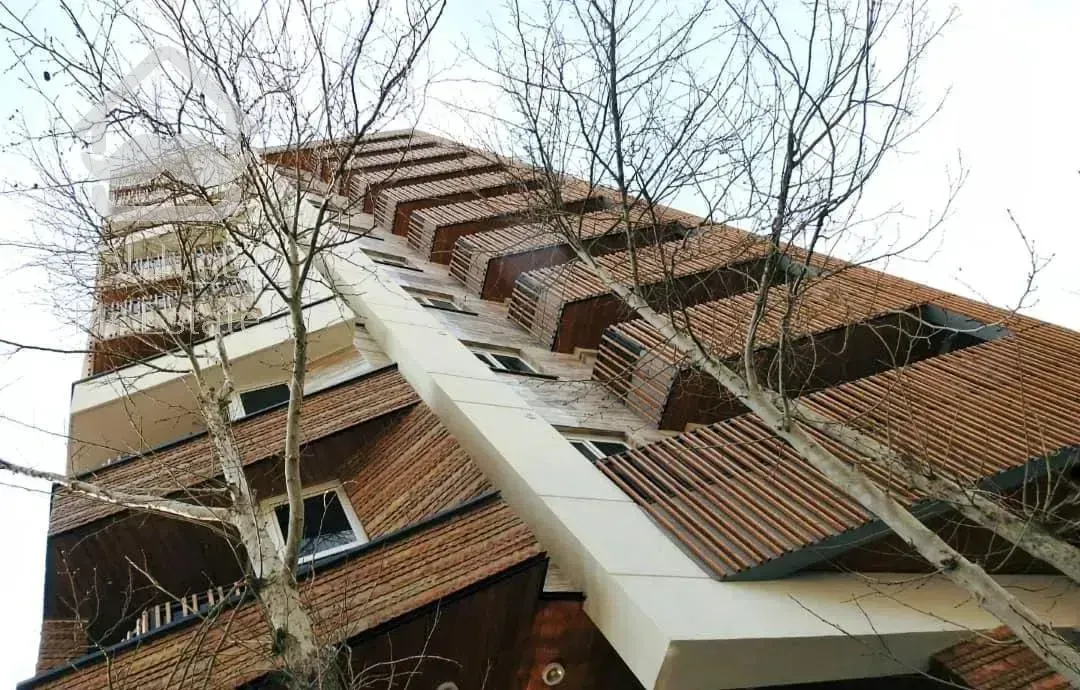 آپارتمان ۱۸۰متری درکه طبقه آخر