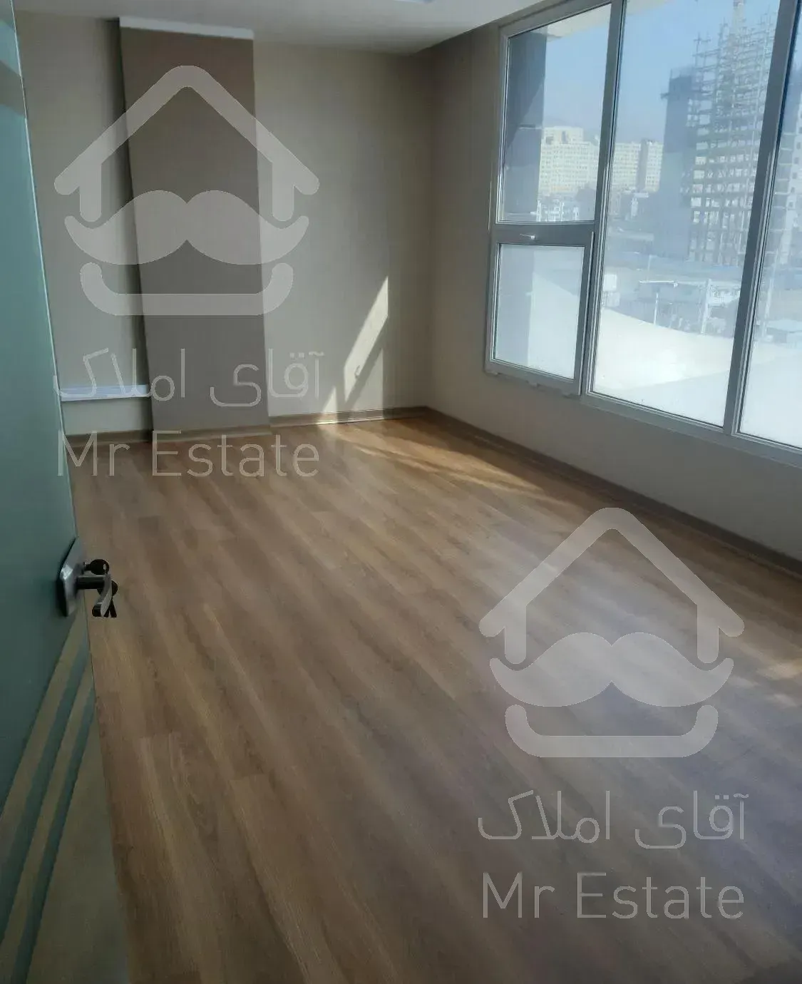 ۱۰۰متراداری،‌آبشار،کنتراست مال یاس۳، دریاچه چیتگر