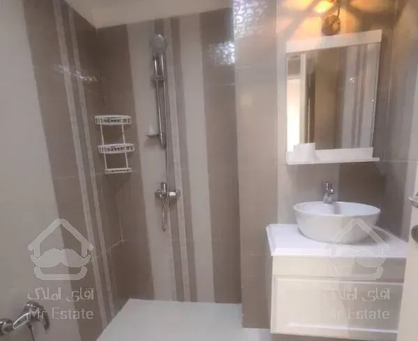 ۹۷ متر دو خواب اشرفی منطقه ۲ دید  به باغ