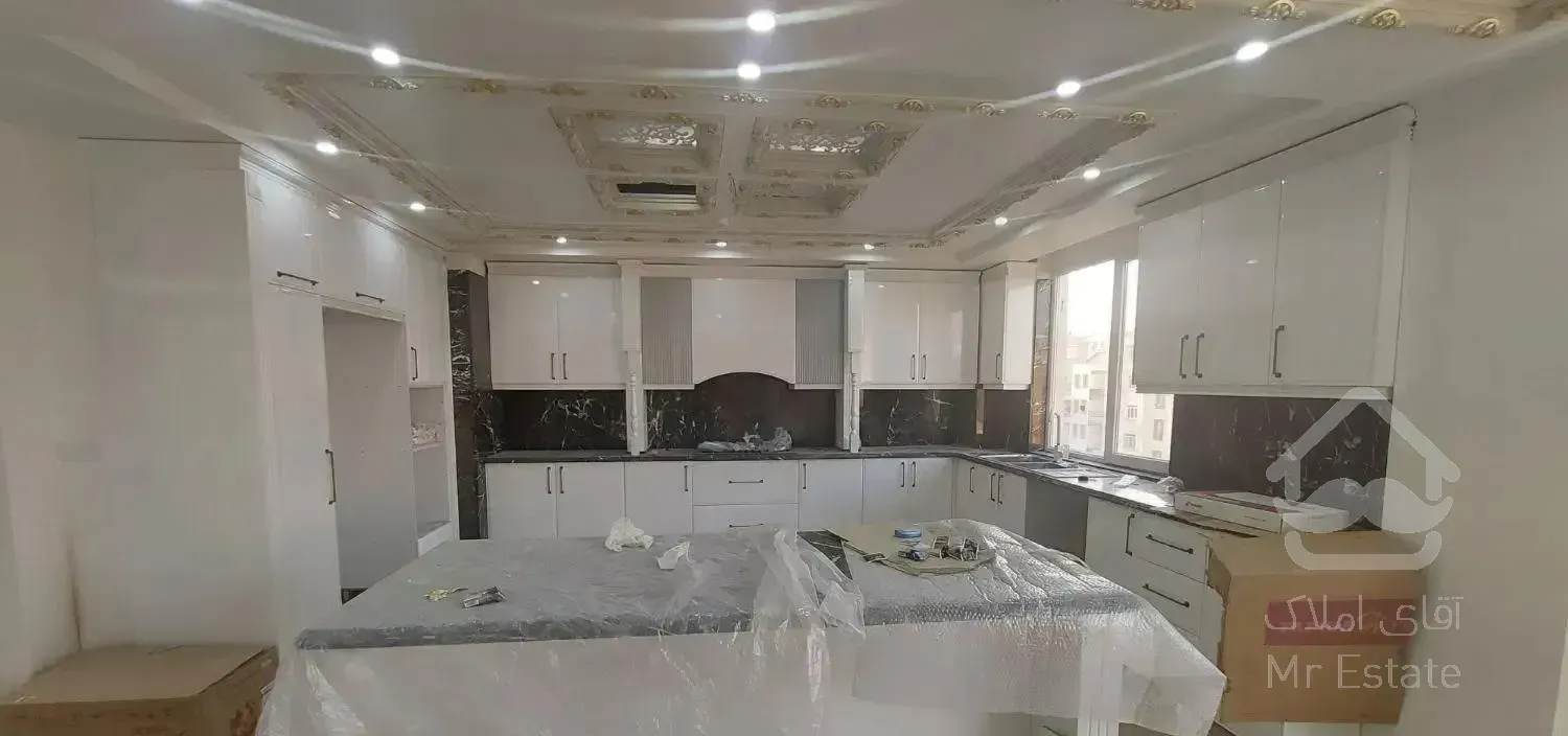 بلوار فردوس ۱۵۰ متر ۳ خواب تک واحد