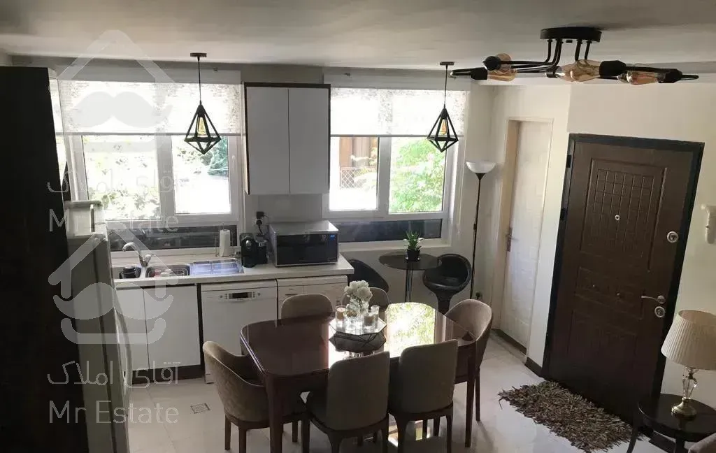 اپارتمان۴ تراس ۲۰۰ متری