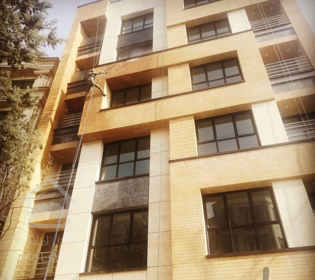 کاردرارتفاع بدون داربست شستشو نما کار در ارتفاع