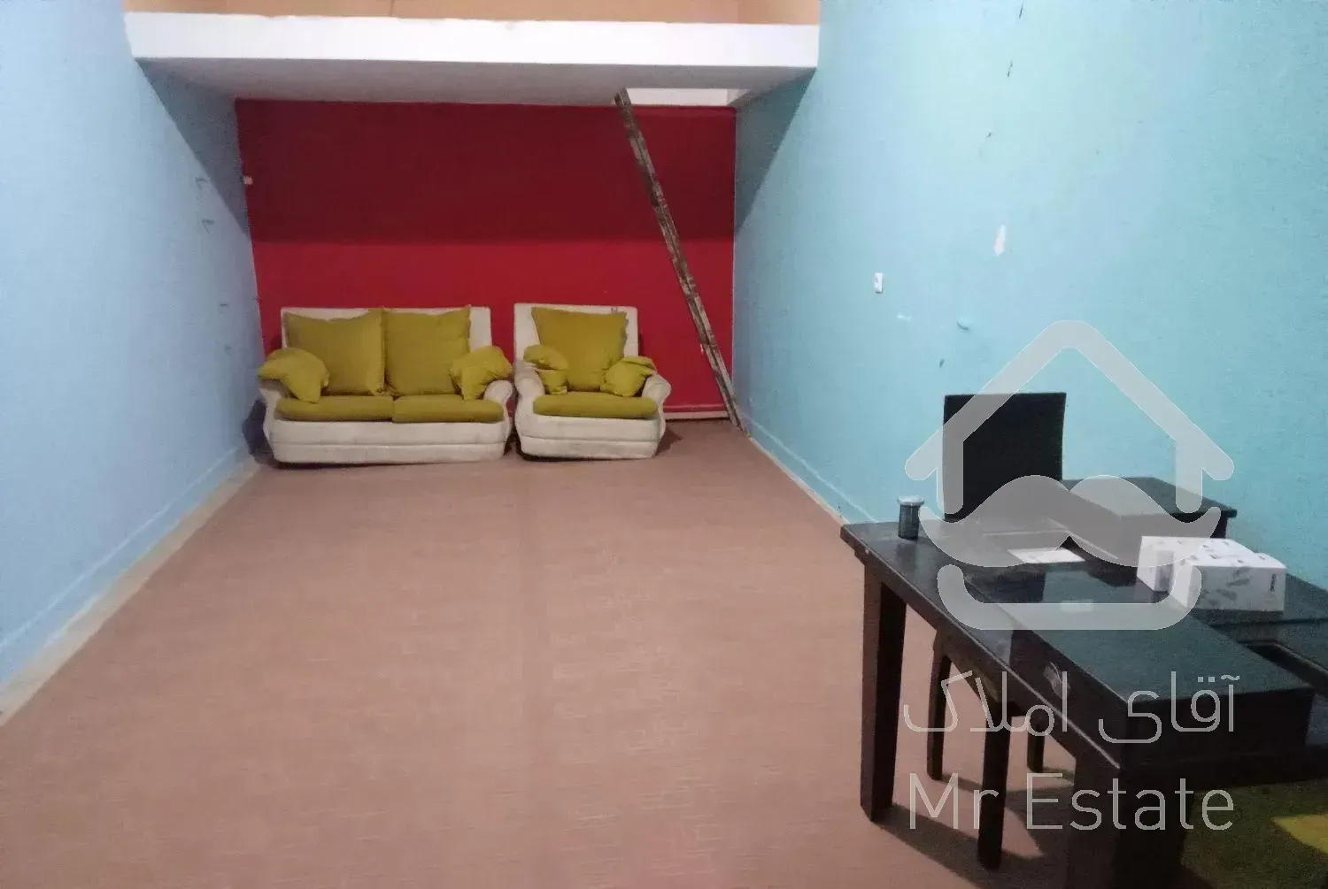 اسکان چند خانواده در یک سالن ۳۰ متری