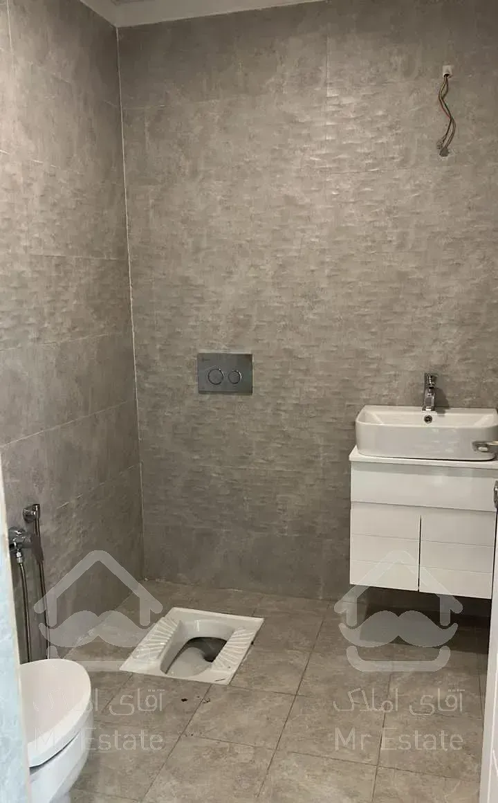 ۸۵ متر نوساز رو به کوه سند اداری آکادا سنتر