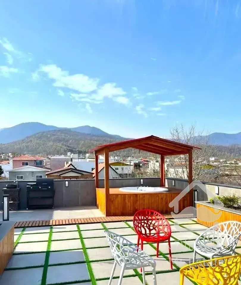 تریبلکس ساحلی استخردار جکوزی در روفگاردن ویوابدی