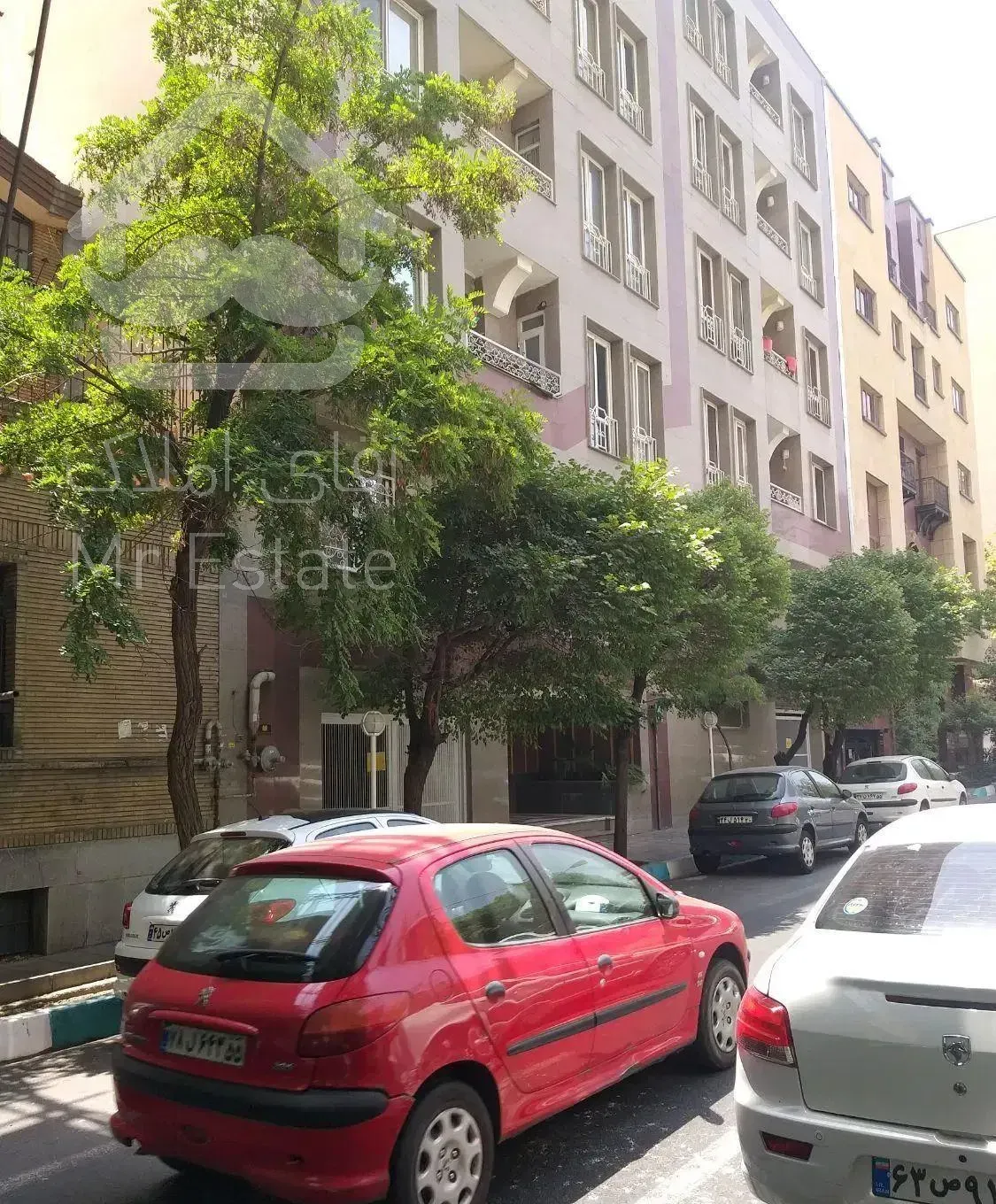 فروش آپارتمان ۱۴۲ متری ۳ خوابه در ونک شیراز