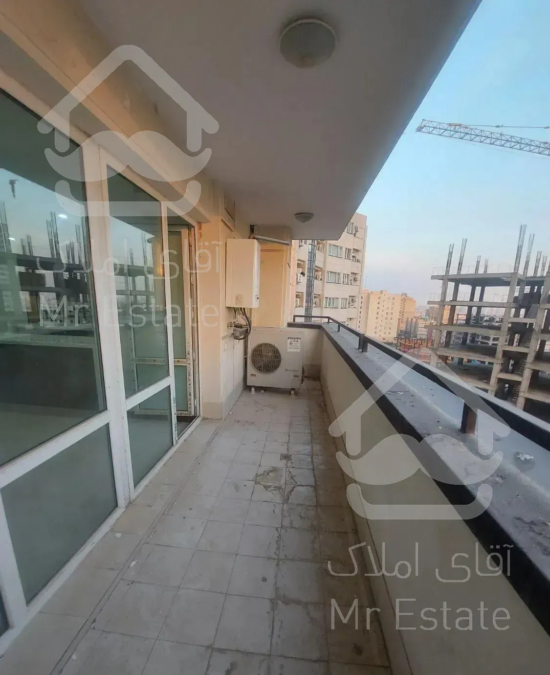 برج  ۱۳۱ متر / سه خواب / کلید نخورده / دریاچه