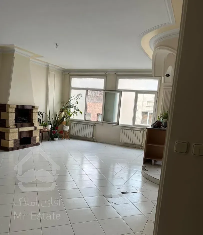 فروش آپارتمان ۱۳۳ متری ۲ خوابه در حکمت