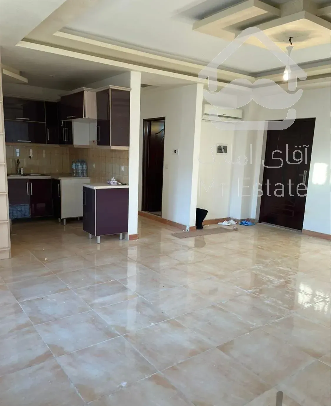 واحد ۹۵ متری در محوطه کاخ