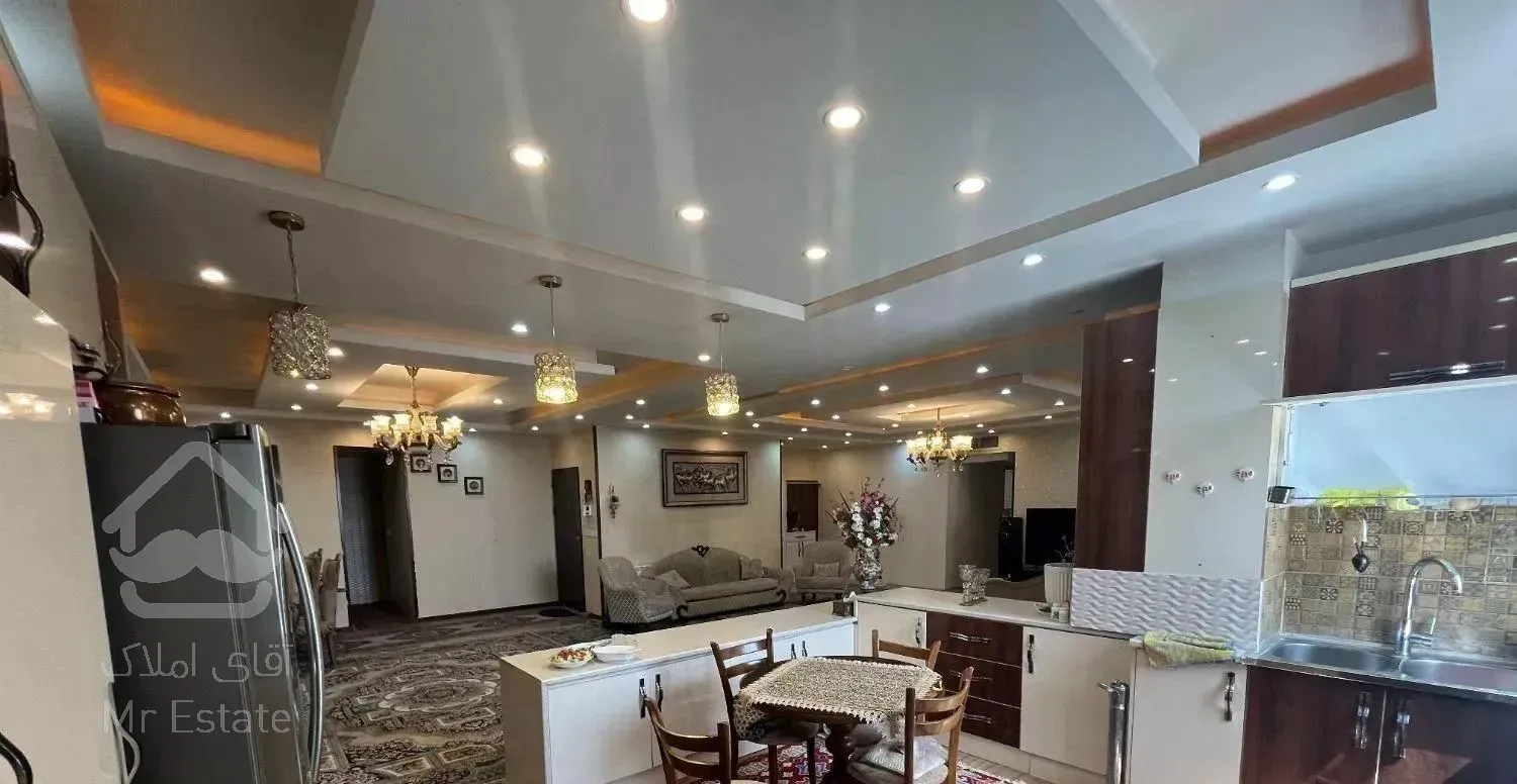 آپارتمان۱۴۵متری/جنوبی/حدفاصل برق وضد/مسکن اکبری