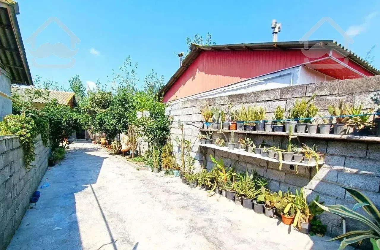 فروش ویلا 300متری باحیاط زیبای مرکبات