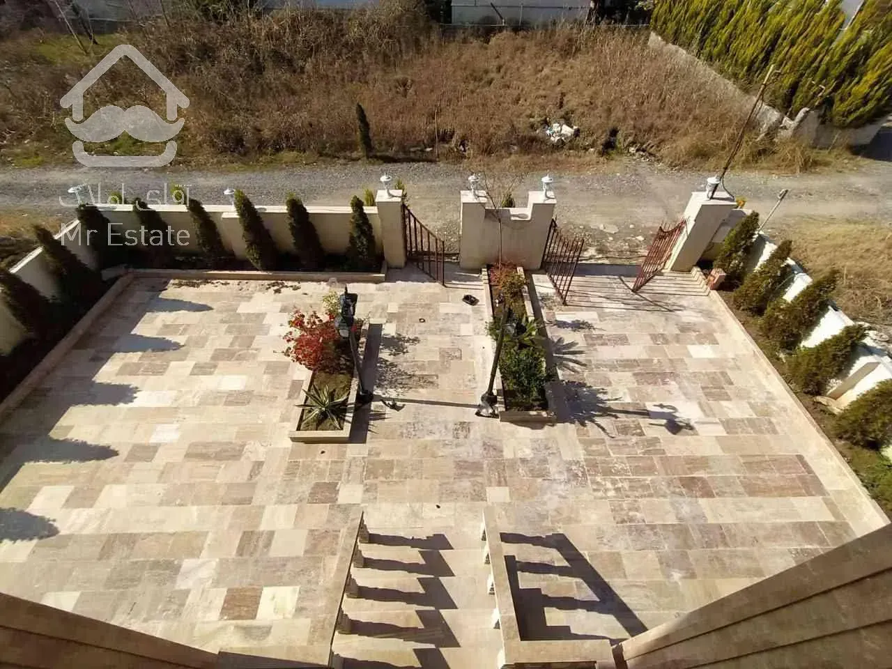 فروشویلا ۲۵۰ متری