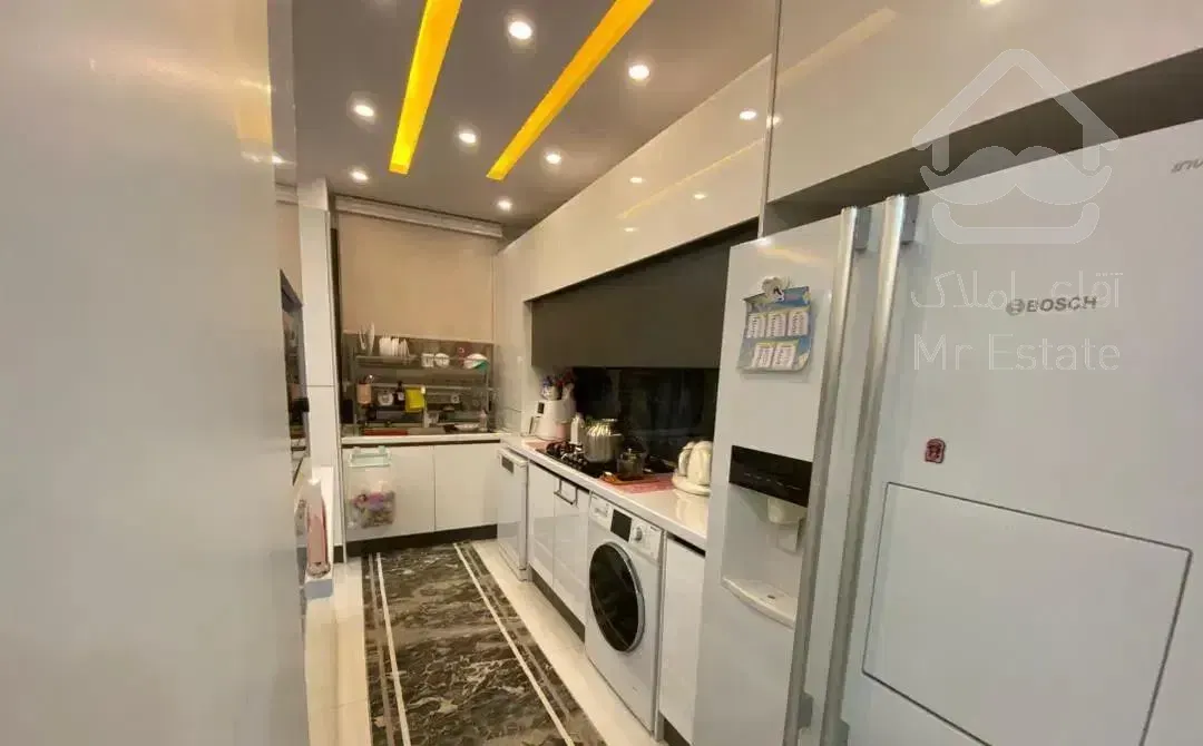 ۹۸متر/سالن پرده خور/خوش نقشه/چهار باغ غربی