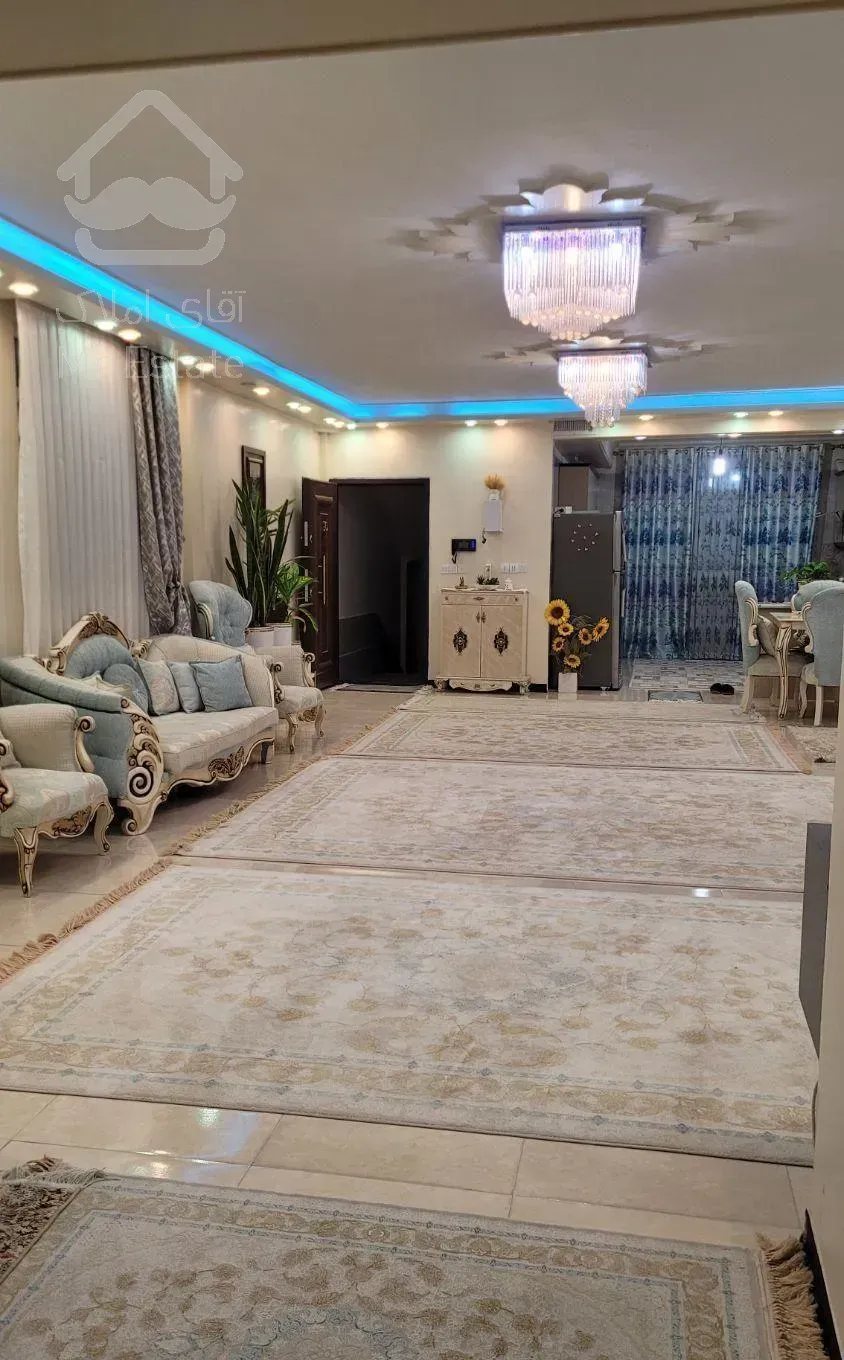 فروش آپارتمان ۱۳۰ متری ۲ خوابه طبقه ۱