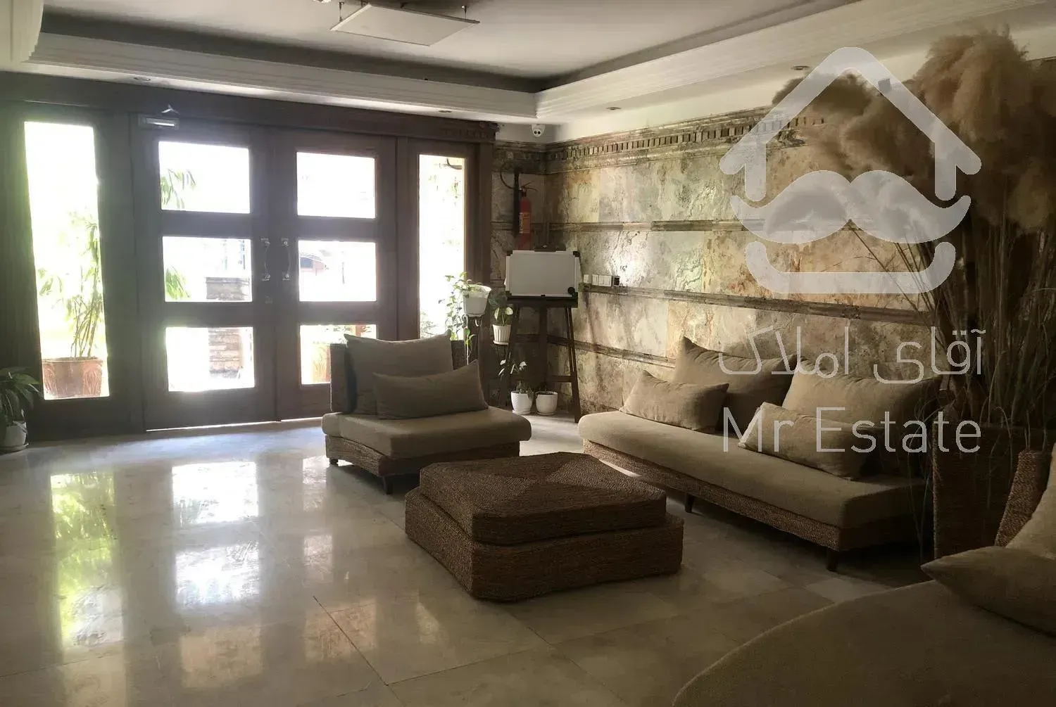 ۱۱۰متردنج و کاملا مسکونی (حکمت)