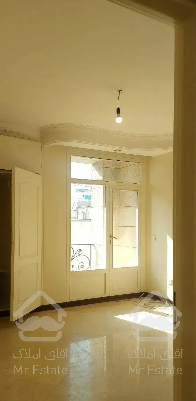 ۱۷۵متری۳خواب/نورگیر مستقیم/رو به روی پارک ملت