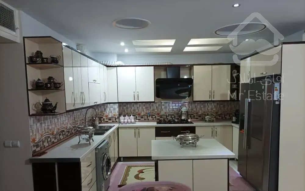 اپارتمان متراژ ۱۴۲ سه خواب همه خوابها نور گیر