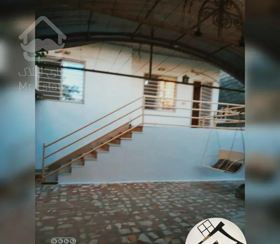 ویلایی با۲۰۰متر زمین چند قدمی ساحل به قیمت