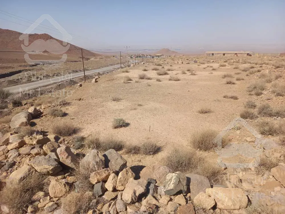 زمین 300 متری