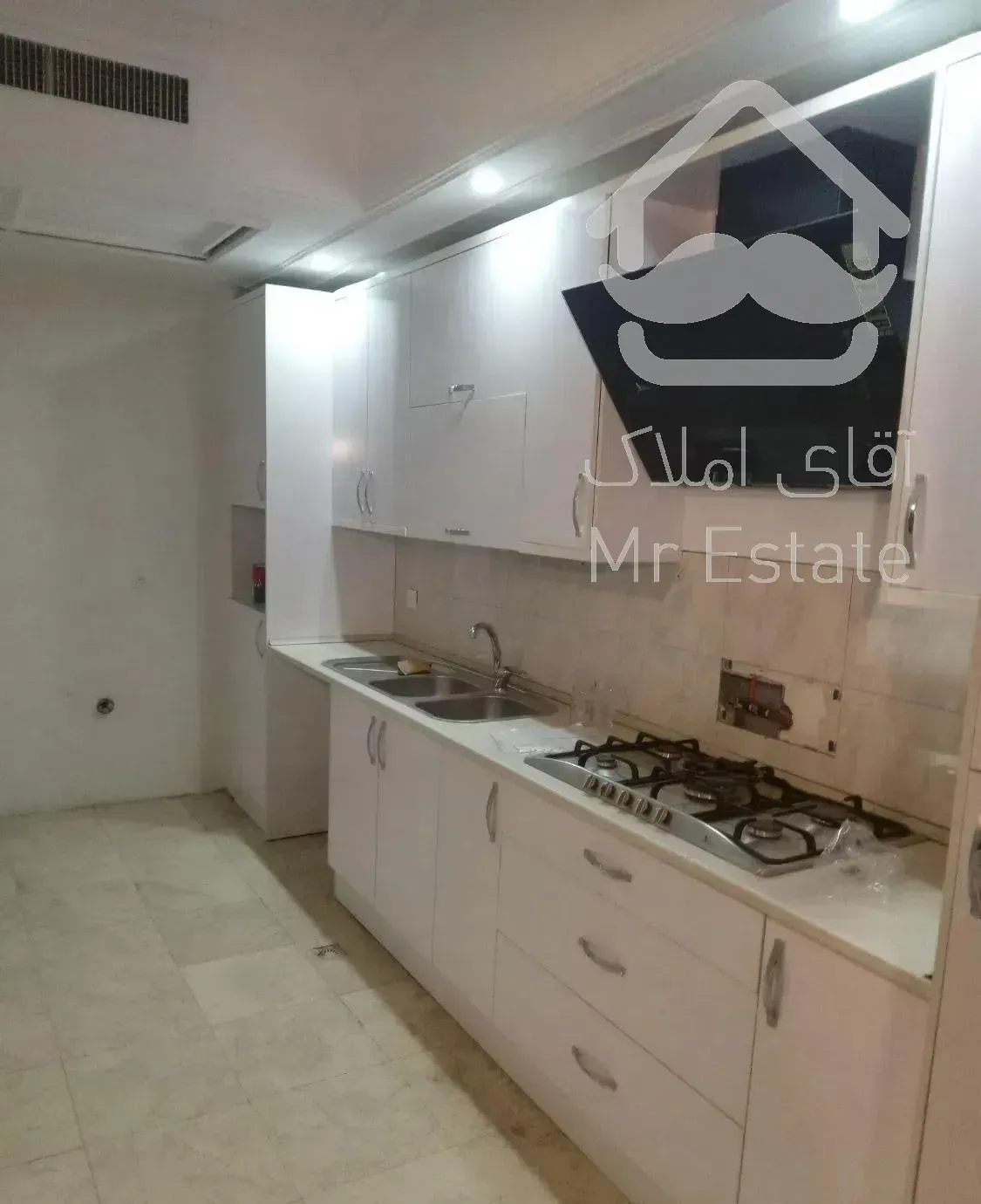 واحد۱۳۰متری/۳خواب۱مستر/بازسازی شده/شمال جردن