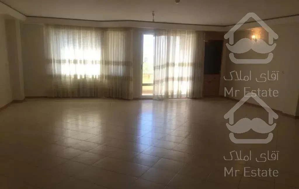 آپارتمان ۱۹۰متری سه خواب در باغدریاچه