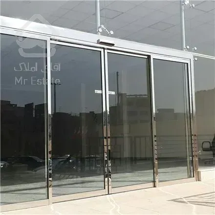 تجاری ۳۰۰متری براصلی صادقیه