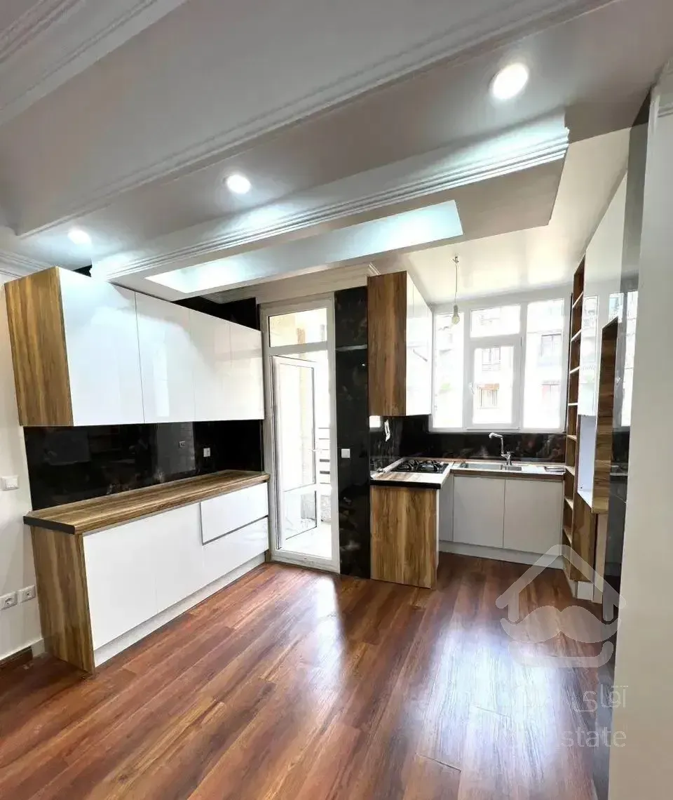 55 متر  پونک کمالی شرقی  فول  ط 5 یک خواب