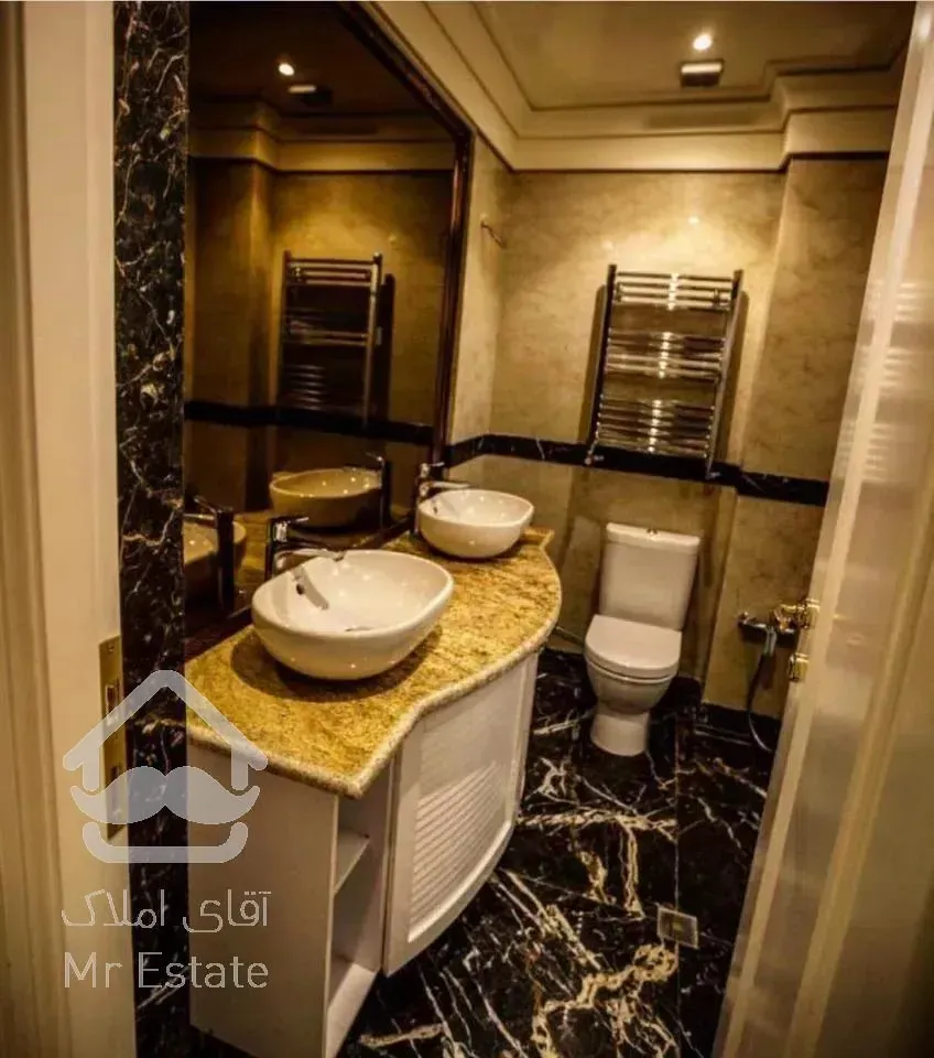 ۲۱۰متر تک واحدی طبقه آخر فول مشاعات