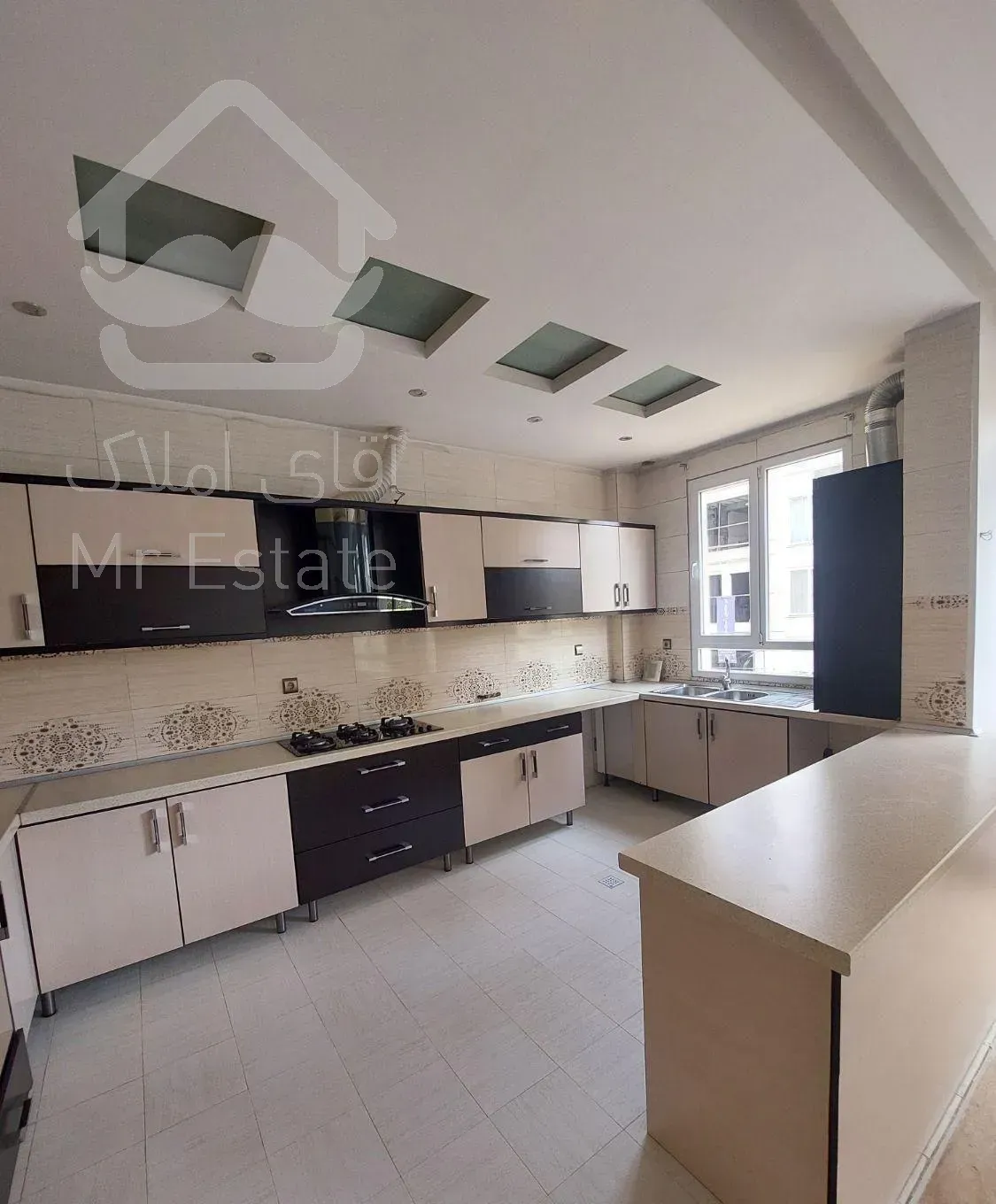 فلامک ۲ خواب ۱۲۰ متر طبقه ۲ تک واحدی ۸ ساله