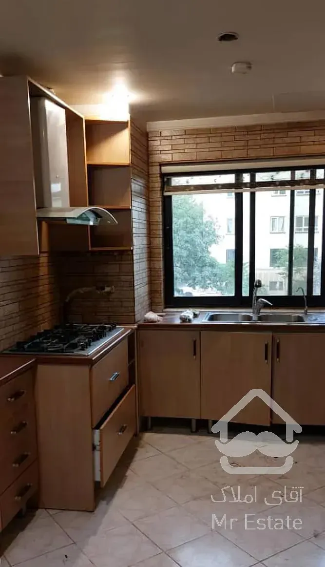 آپارتمان 126 متری 3 خوابه واقع در سعادت آباد