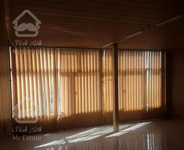 آپارتمان دارای سه اتاق و یک حال و یک پذیرایی زیبا